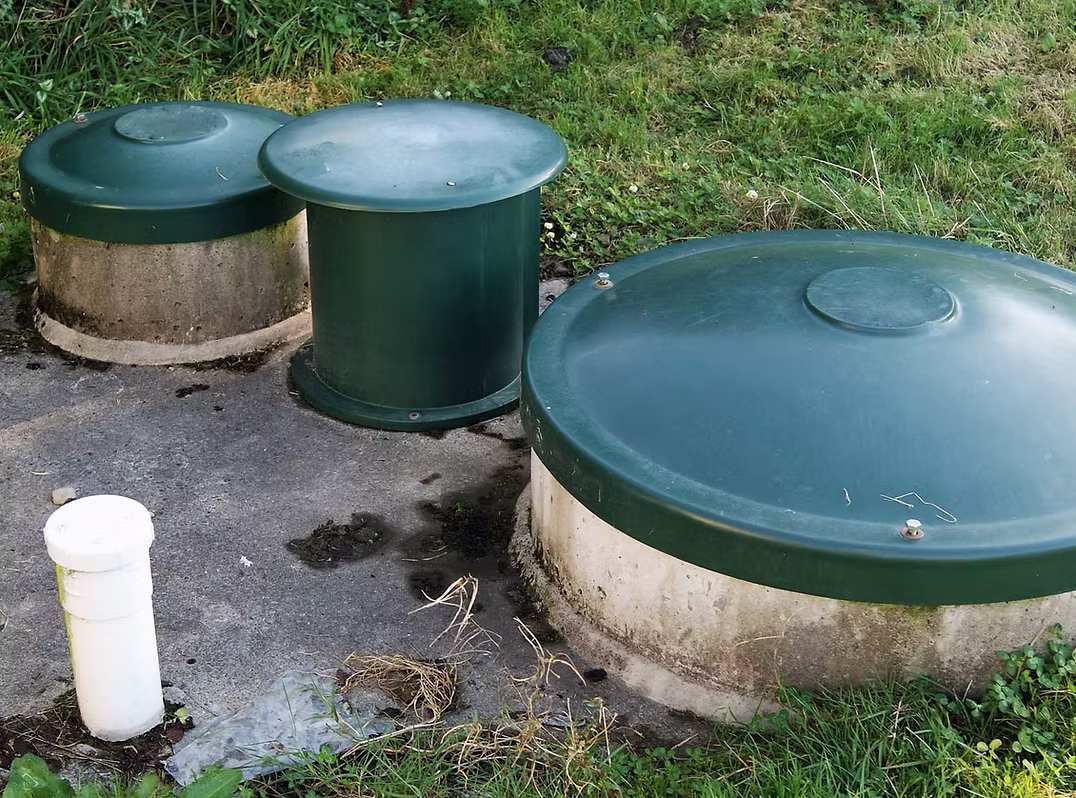 Septic tank emptying service in Clare